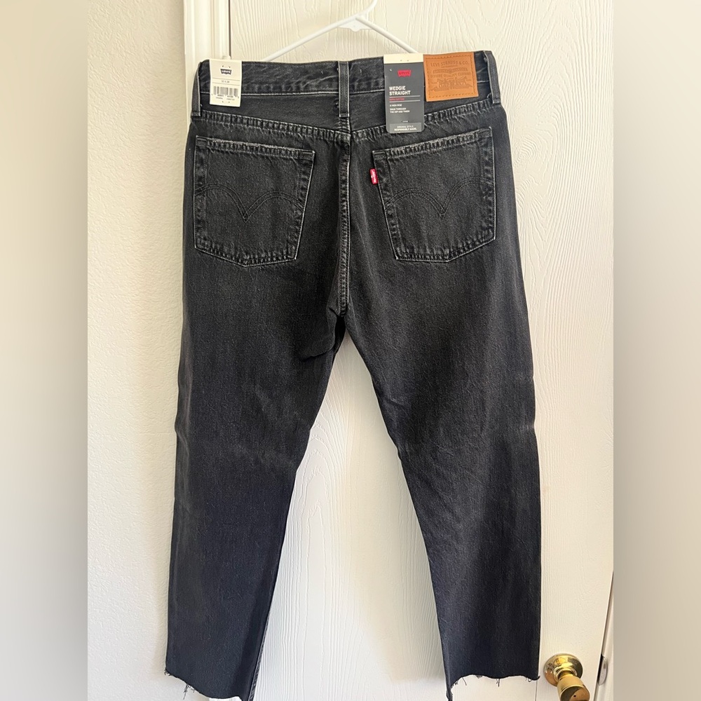 Levi's Women's Black Wedgie Straight Leg Jeans size 30x28 - Picture 2 of 6